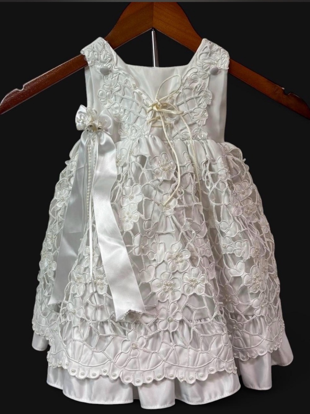 Vintage baptism Cl
White Floral Lace Girls' Dress
